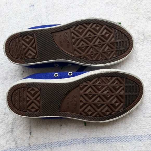 Converse boys shoe size 4 - Picture 5 of 7